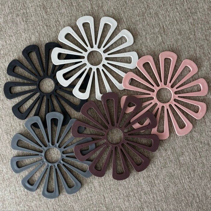 【楽天】家族みんなで使えるかわいい花形の鍋敷き！