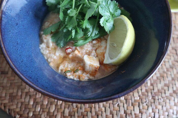 ［レシピ付き］５分で完成！絶品オートミールのエスニック雑炊！