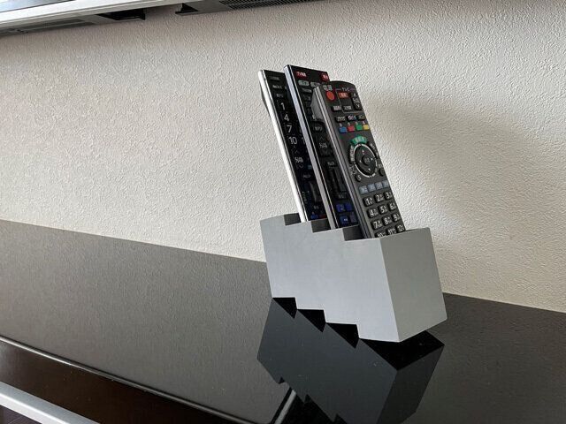 出しっぱなしだけど使いやすい！オシャレなリモコンスタンド！