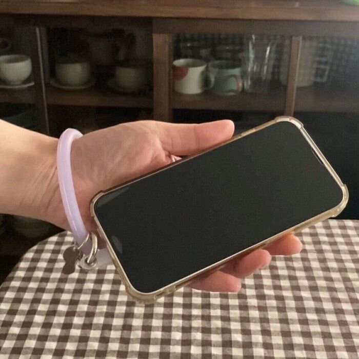 【3COINS】かわいいだけじゃない！SNSでも話題のスマホストラップ