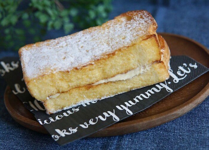 【ローソン】しっとりジュワジュワ、カスタードが入ってスイーツ感アップ「カスタードクリームのしみじゅわフレンチトースト」