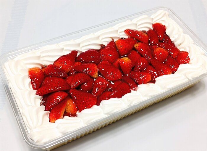 子ども誕生日には【コストコ】の苺たっぷりの「ストロベリースコップケーキ」が最高！