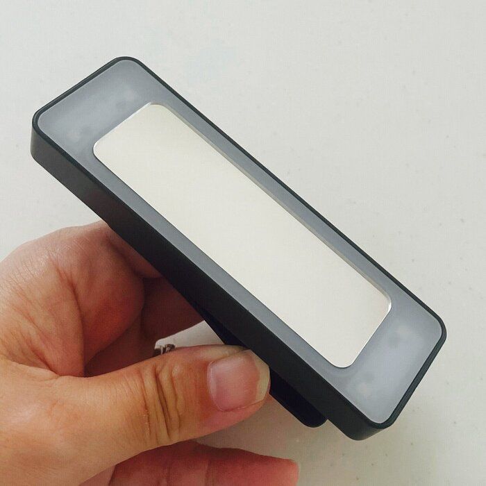 【ダイソー】はっきり見える！メイク直しに便利なライト付きミラークリップが便利！