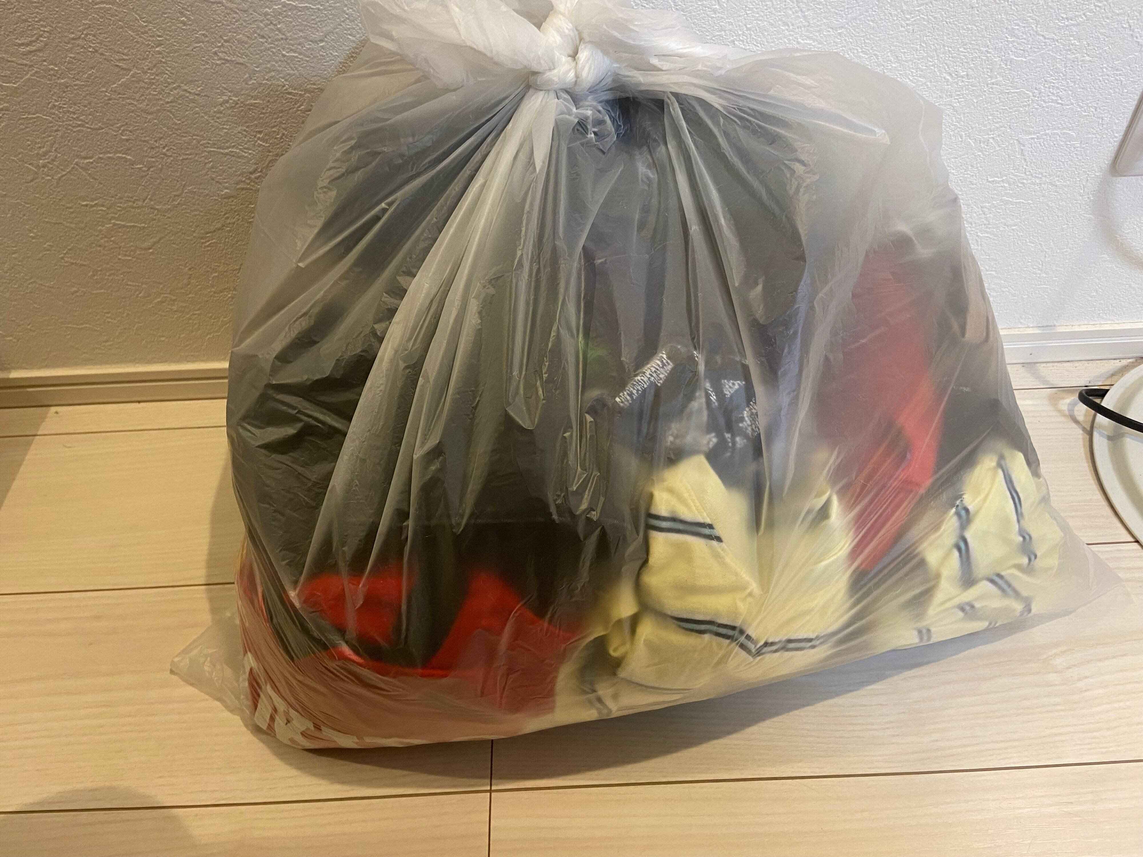 【衣替え】こんな服は即ゴミ袋へ！ズボラミニマリスト流のたった2つの基準