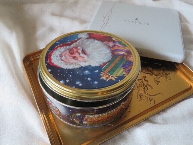 かわいくて捨てられない！お菓子缶のふたの意外な活用術3