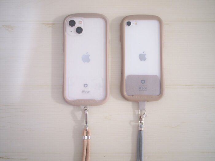 100円ショップのもので十分！？「スマホショルダーはセリアかスリコか」徹底比較！