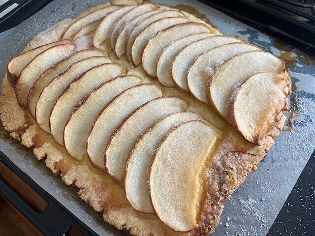 【レシピ】タルト生地もパイ生地も不要！見た目映え！のアップルタルトが簡単