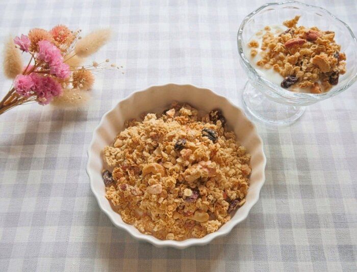 混ぜて焼くだけ！超簡単【自家製オートミールグラノーラ】のつくり方