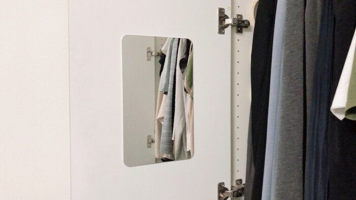 身支度の時短に！ニトリと百円ショップでクローゼット扉裏活用