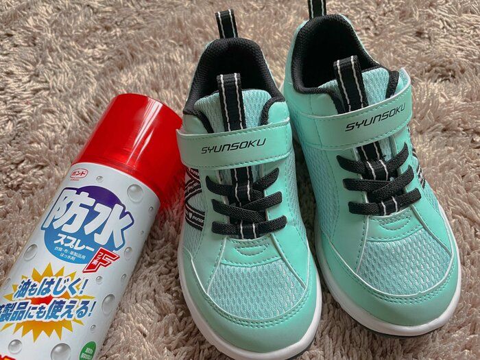 普段靴でも対応できた！子どもの雨の日対策2選