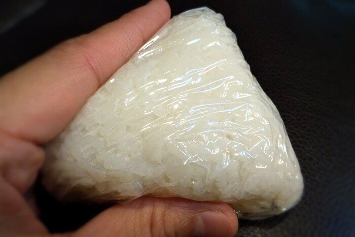 間違ったラップ選びで食べ物の劣化が早まる⁉知らなきゃ損する食品用ラップの違いとは