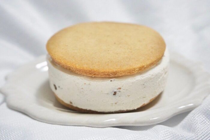 【ローソン】クリームが今にも飛び出しそう！240円で買える本格スイーツ爆誕♡