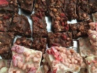 簡単！バレンタインに材料２つだけ、ザクザクバー。