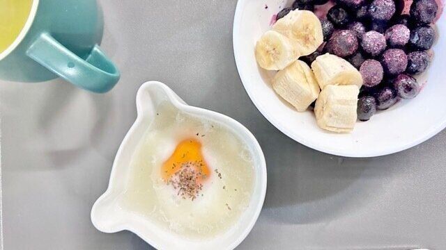 忙しい朝にぴったり◎レンチン1分！トロトロ半熟卵スープ