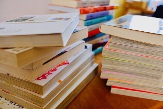 読んでない本が手放せない… 積読が生まれる心の背景と、手放すことで得られる豊かさ