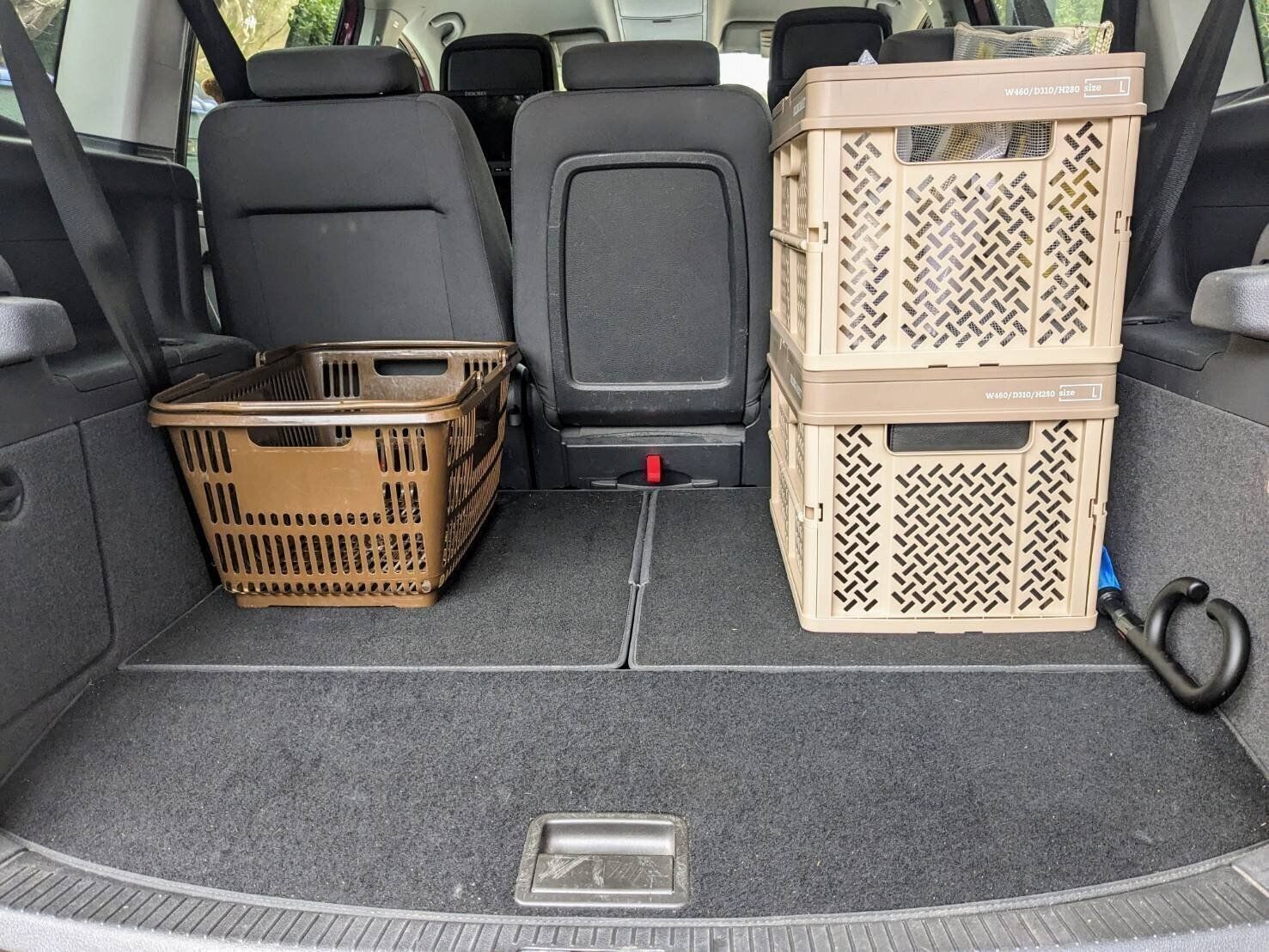 【車のトランク】“収納のプロは何を載せる？“家族のためのスッキリ収納術