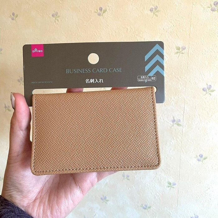 これで100円！？ダイソーの名刺入れが高見えして使いやすい！