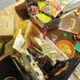 テーブル上を片づけるのにひと苦労!ズボラを助ける3つのグッズ