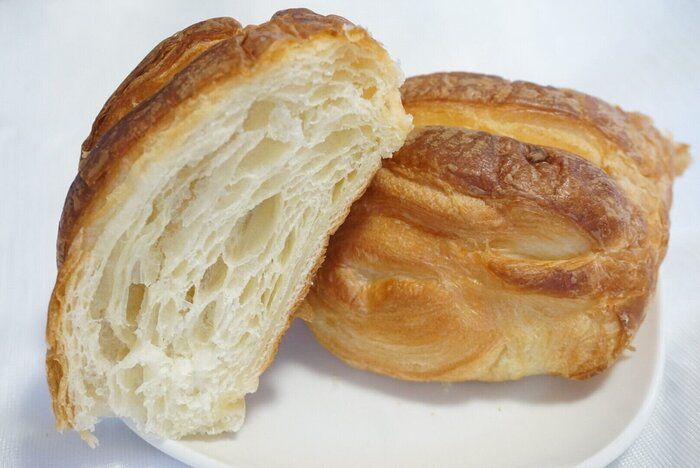 【セブン】シンプルイズベスト！ふんわりバター香る甘くない新作パン登場！