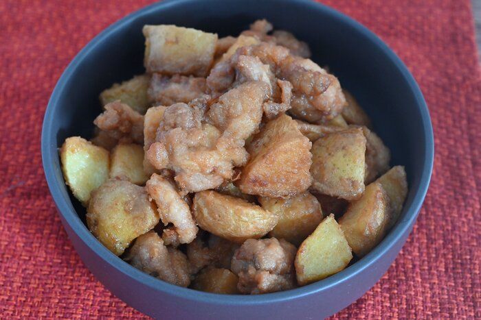 育ち盛りの子どもも大満足！ボリューム満点「鶏肉とじゃがいもの揚げ甘酢マリネ」レシピ