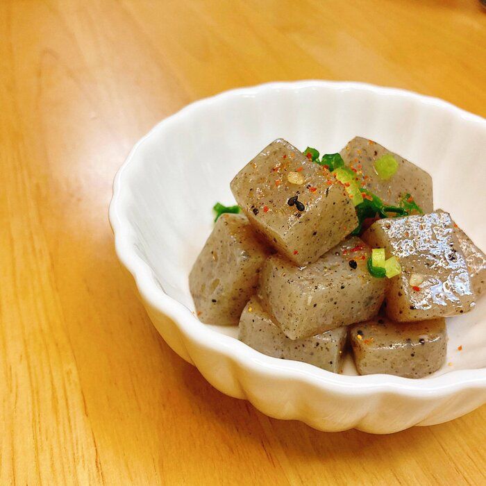 【あと1品！が簡単に】食材２つでできる『ネギ塩こんにゃく炒め』