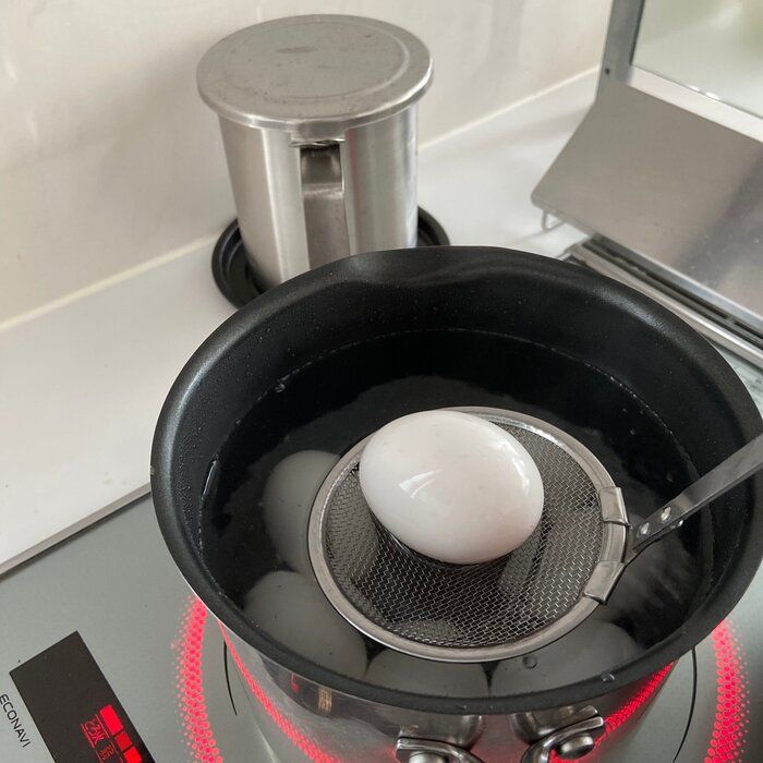 【ダイソー】モノトーン好きさん歓喜！ゆで卵が簡単に剥ける便利アイテム