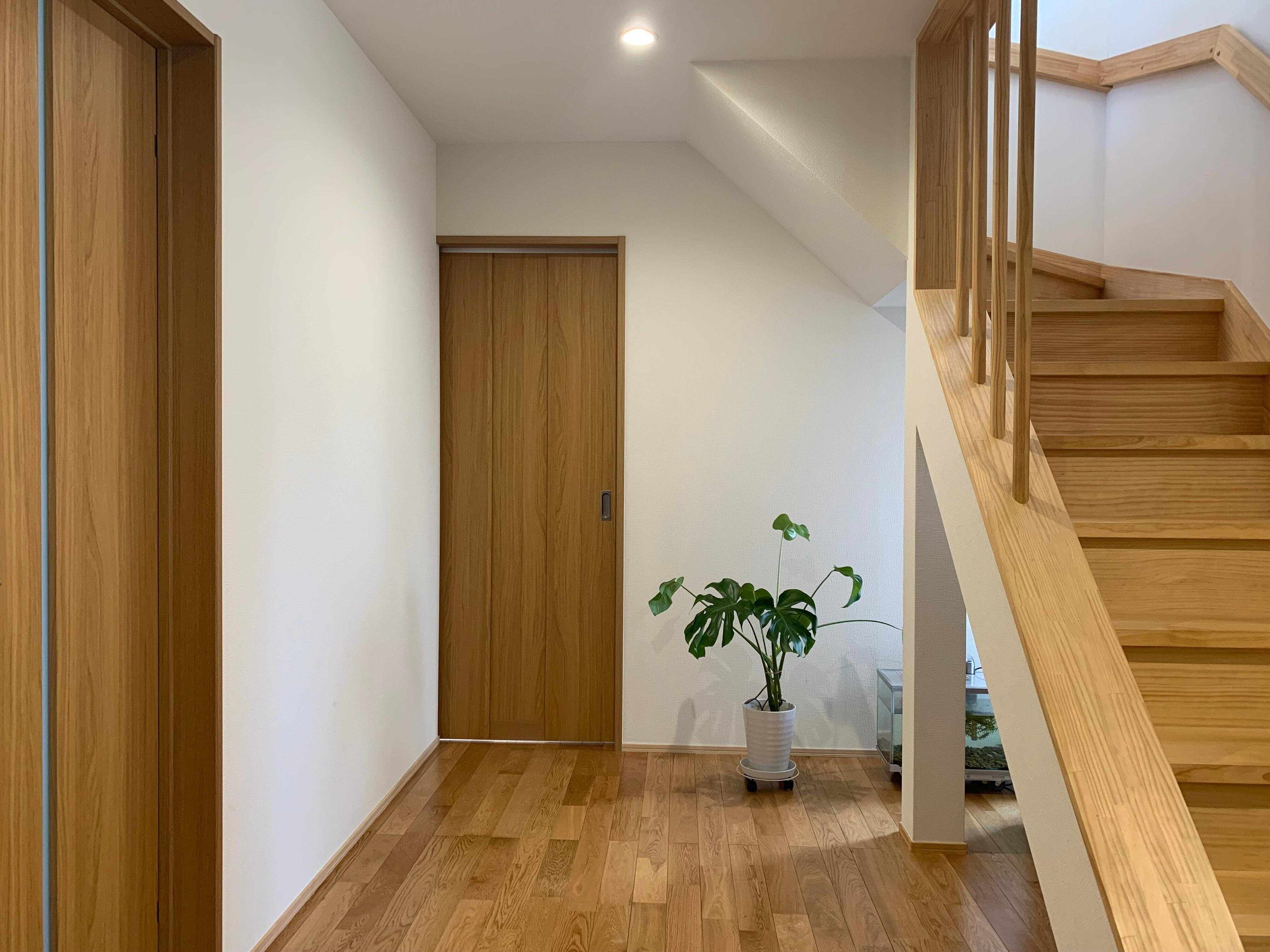 【自己紹介】シンプル大好き！整理収納アドバイザーの村上真由美です。