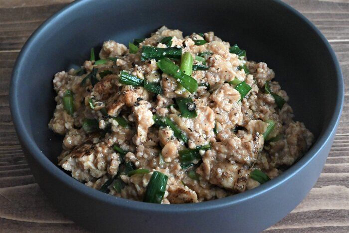 微妙に残っちゃったオートミール消費！栄養たっぷり♪オートミール肉みそ豆腐炒めレシピ