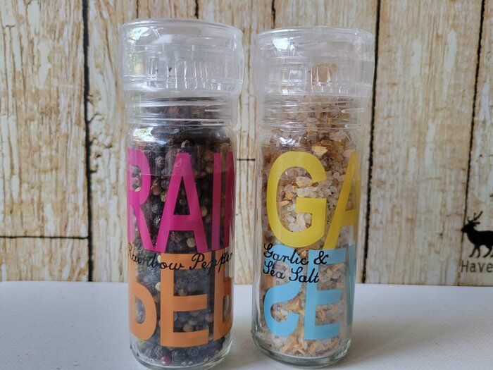 【カルディ】いつもの料理がパワーアップ！コスパ抜群のミル付き調味料2種