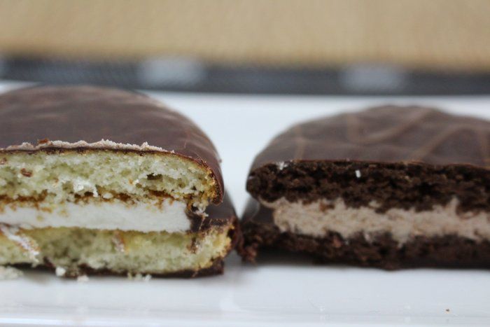 【人気商品食べ比べ！】どっちが美味しい！？冬のチョコ菓子！