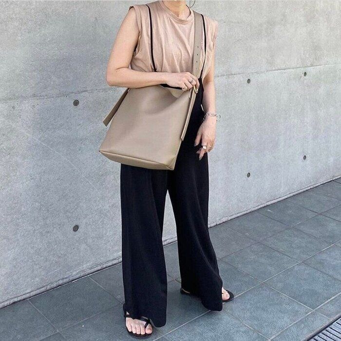 流行りのサロペット！40代はどう着るのが正解？