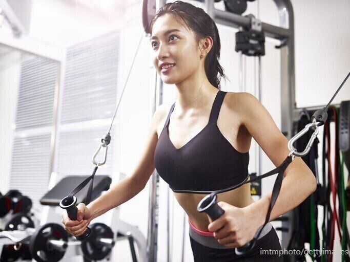 週1回では「痩せない」けれど、定期的にトレーニングジムに通うメリットとは？