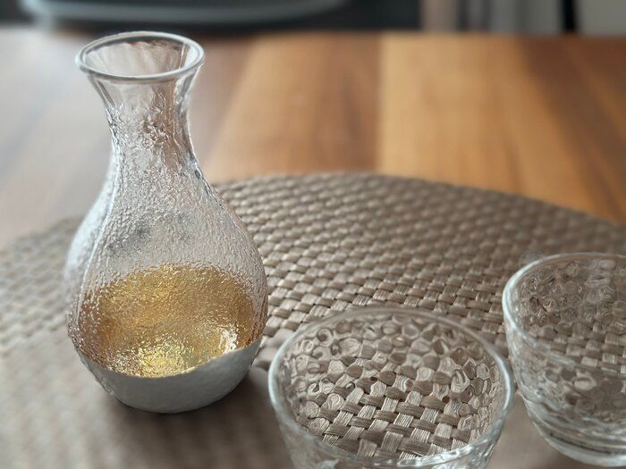  【3COINS】見つけたらラッキー？！お正月だけじゃない！ソーダガラスの徳利が即買いの美しさ