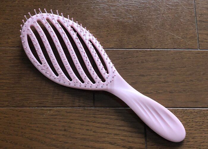 【イルーシー300】髪を乾かすときの救世主！「ウェットブラシ」意外な感動ポイントとは？