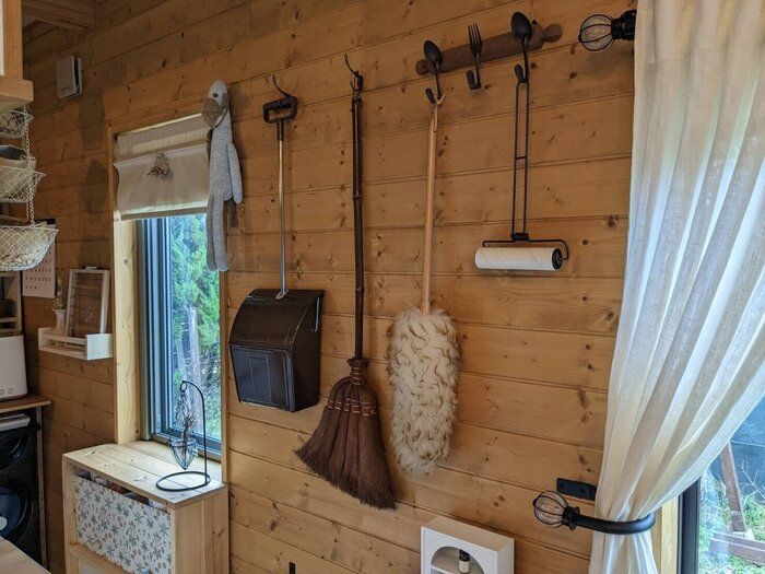 【収納】掃除道具は敢えて隠さない！お掃除ハードルを下げる「見せる収納」