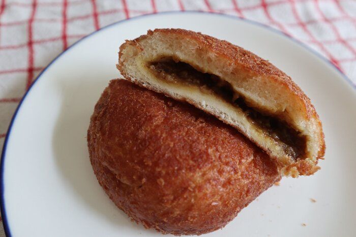 セブンイレブンの揚げたてサクサク&ボリューム満点な絶品総菜パン2選!