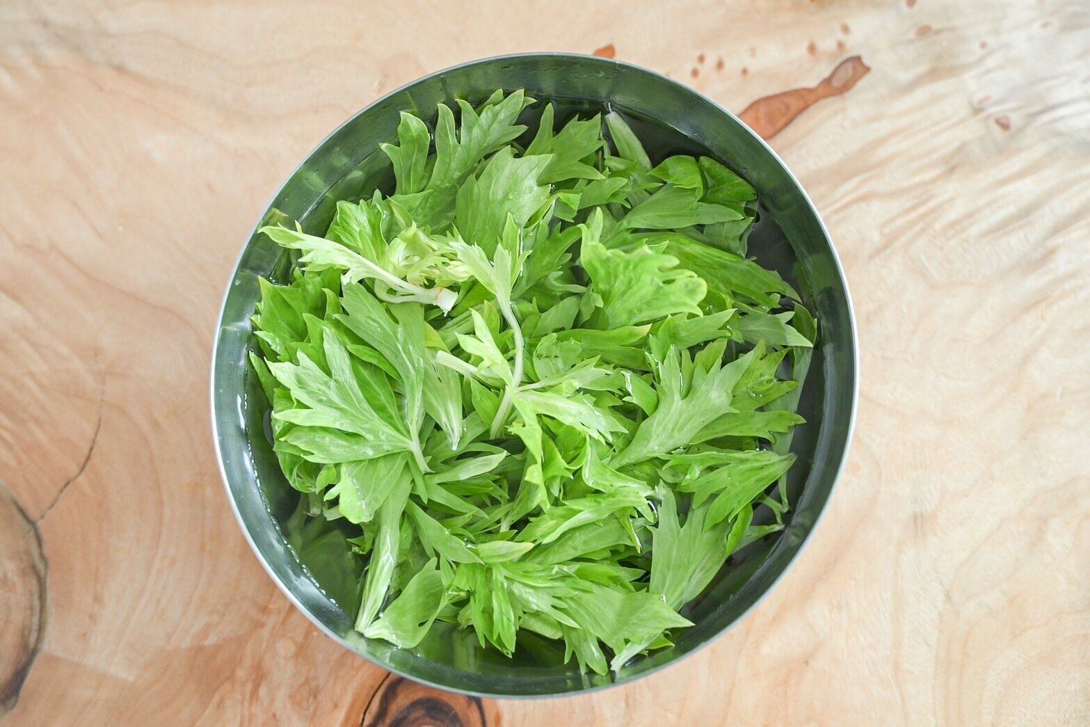 【旬食材】捨てないで！セロリは葉までおいしい♪セロリの葉を使う簡単レシピ3選