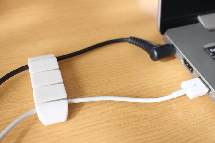 あると便利！セリアのケーブルクリップでディスク周りがきれいに