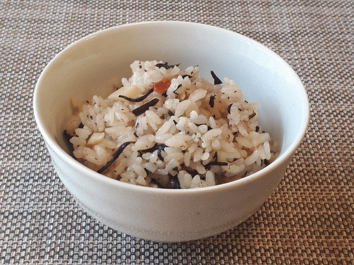 作り置きおかずの定番と春が旬の〇〇で！ラクラク簡単炊き込みご飯