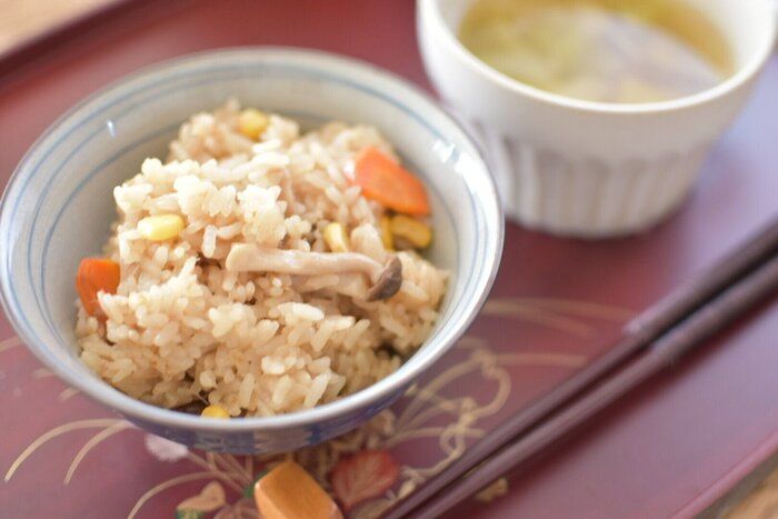 味付けはめんつゆ＆塩だけ！寒い季節に食べたい”炊き込みごはん”レシピ　　　