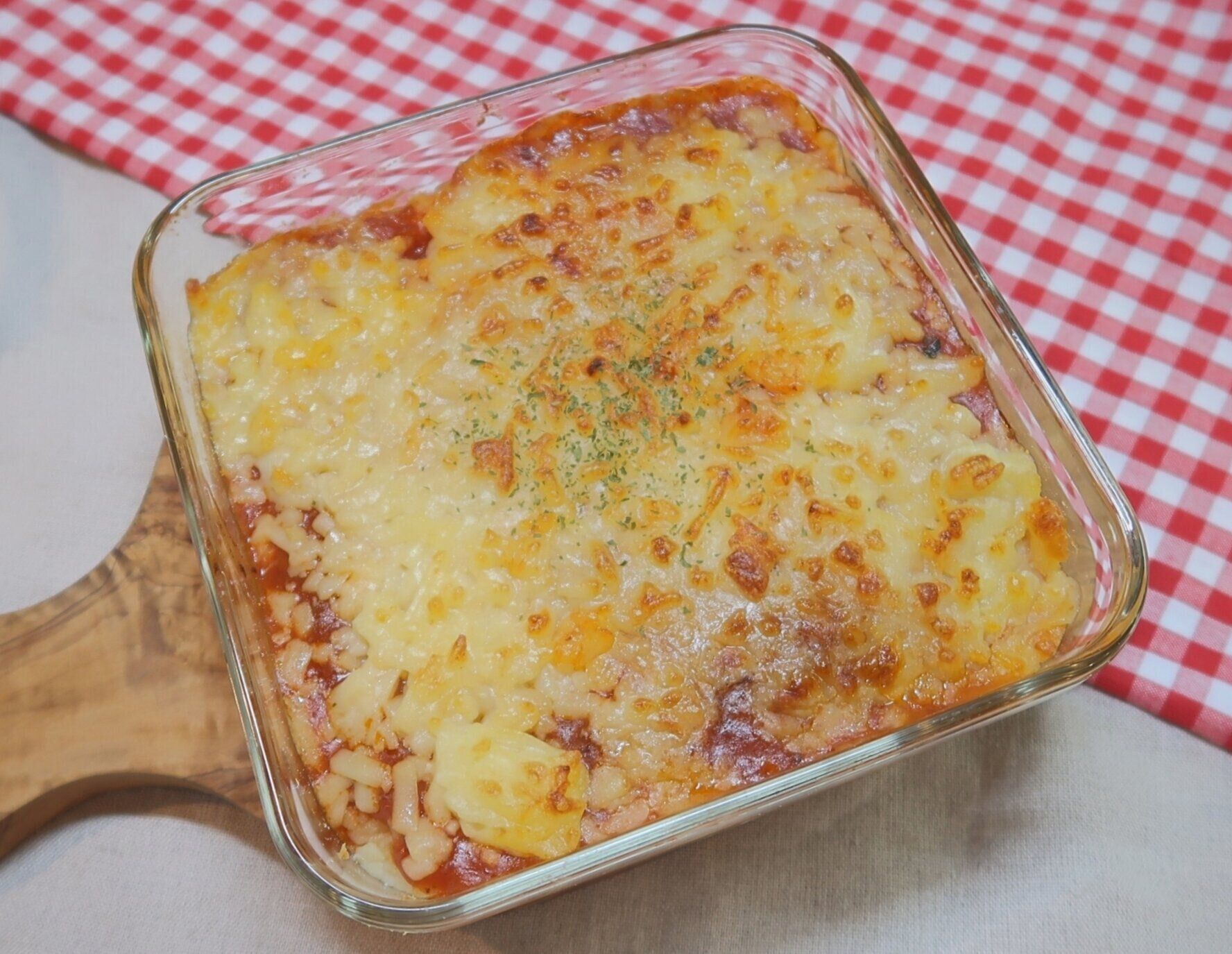 市販のミートソースでつくる！【マッシュポテトのミートソースグラタン】のレシピ