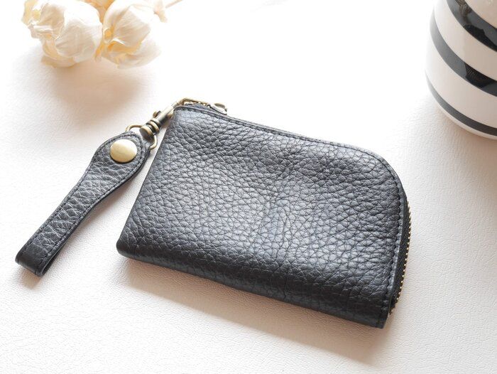 キャッシュレス時代に選ぶべきは「ミニ財布」一択！ミニ財布のメリットと切り替え方