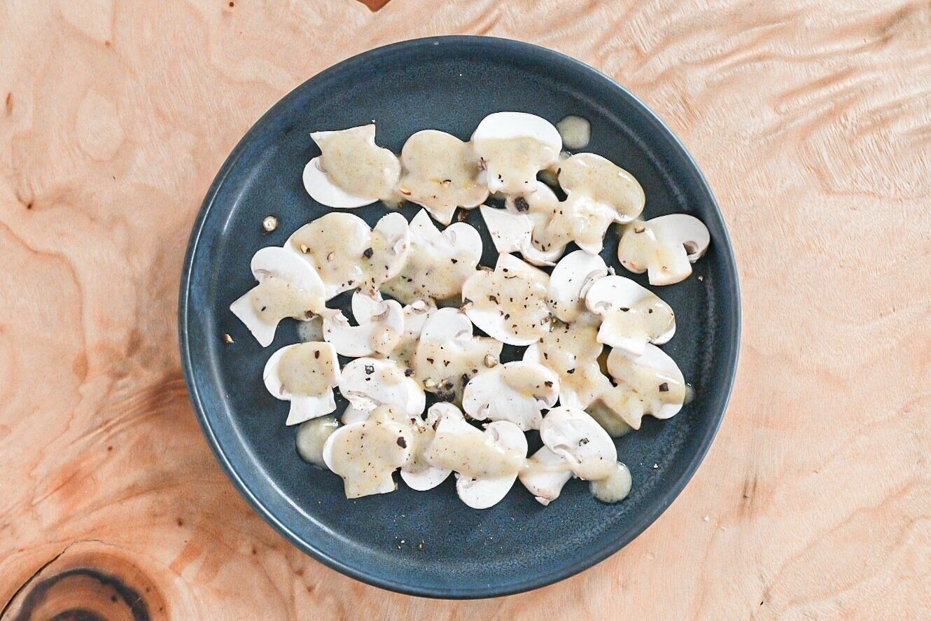 生でも食べられるって知ってる？さまざまな味を楽しめるマッシュルームを取り入れて♪おすすめレシピ2選