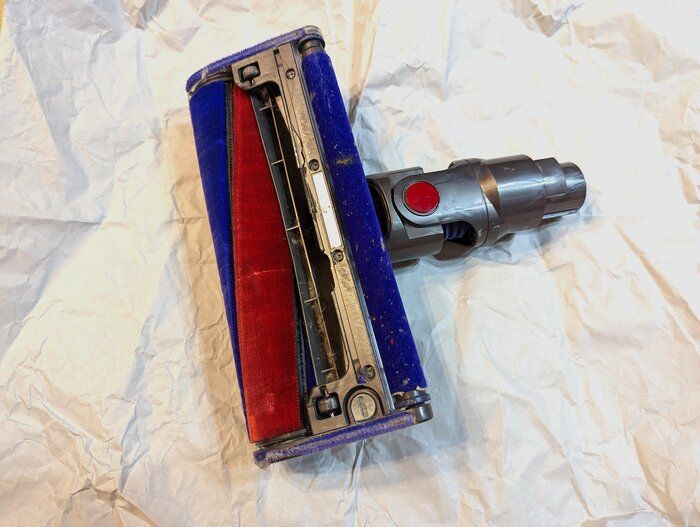 【dyson】直営店の店員さん直伝！コードレスクリーナーのヘッドが掃除できるって知ってた？