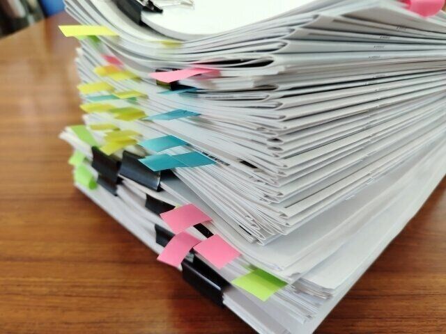 紙の山から解放される！こんまりメソッドで書類をスッキリ片付ける３つのステップ！