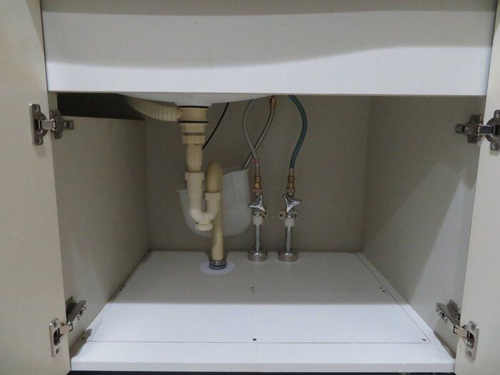 シンク下にアレを置くのは危険？便利だけれど心配な収納