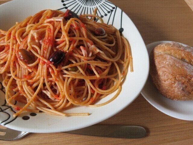 マナー的にはグレーでも合理的？食器洗いがぐっと楽になる一石二鳥の方法