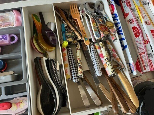 【３COINS】の伸縮カトラリーケースを使ったらごちゃごちゃが一瞬で超スッキリ！