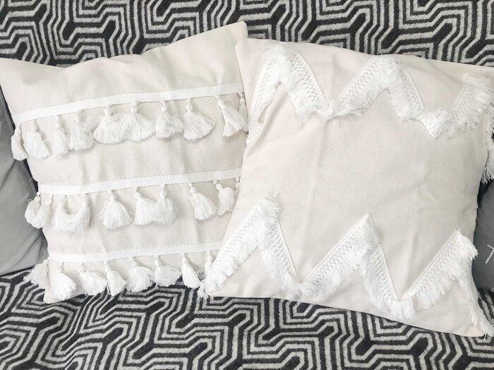 【3COINS】手軽にお部屋のイメージチェンジ！ワンコインで買えるクッションカバー