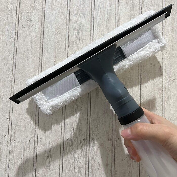 1つで3役！？3coinsの楽々窓掃除アイテム！